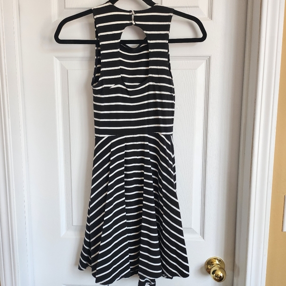 Hollister skater dress size xs - Picture 2 of 4